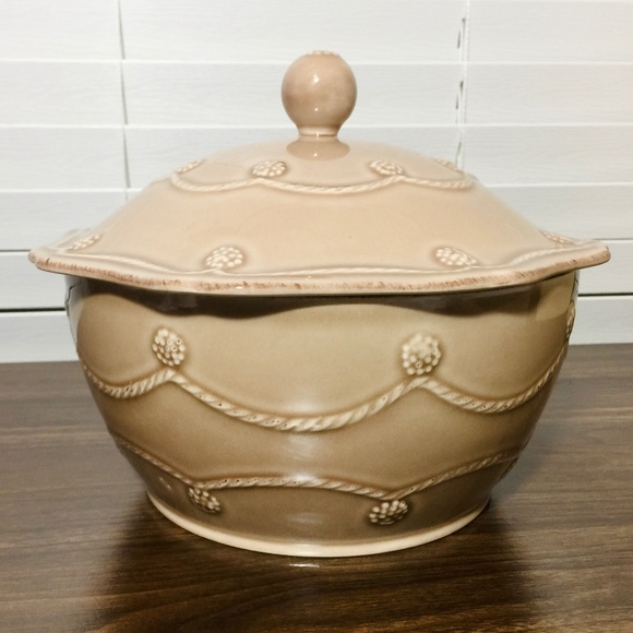 Juliska Kitchen Juliska Berry Tread Casserole Serving Dish 8 Poshmark